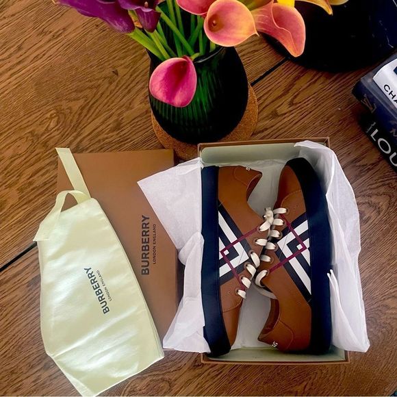 NEW BURBERRY sneakers 🌟size 39/9US - Picture 3 of 13